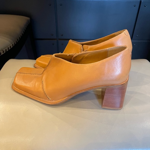 Womens size 8 tan leather booties- - Picture 3 of 3